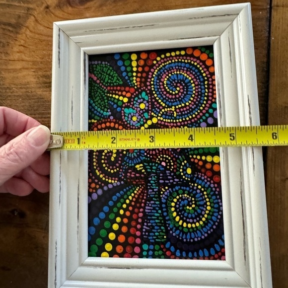 Adorable hand painted in dot mandala stryke mushrooms 🍄. Frame included - Picture 3 of 5